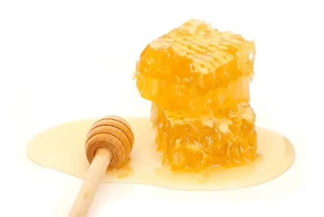 How to Perfect Honey Moisture Levels: A Beekeeper’s Guide to Refractometer Mastery