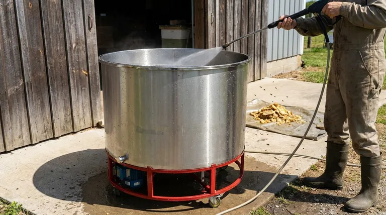 What are the common methods for cleaning a honey extractor? A Guide to Protecting Your Bees & Equipment