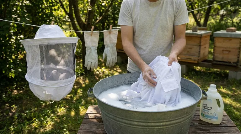 Quais são os prós e contras ao limpar um traje de apicultura? Proteja Seu Investimento e Sua Colmeia