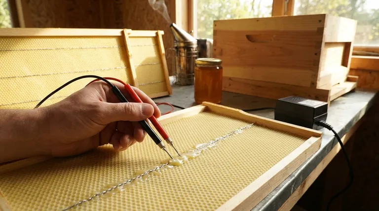 주름진 와이어 기초는 밀랍 기초의 구조를 어떻게 개선합니까? 처짐 및 벌집 파열 방지