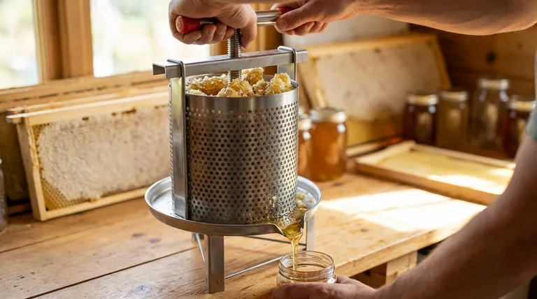 꿀 압착기를 사용하여 꿀을 추출하는 과정은 무엇인가요? 부드러운 냉간 압착으로 수확량을 극대화하세요