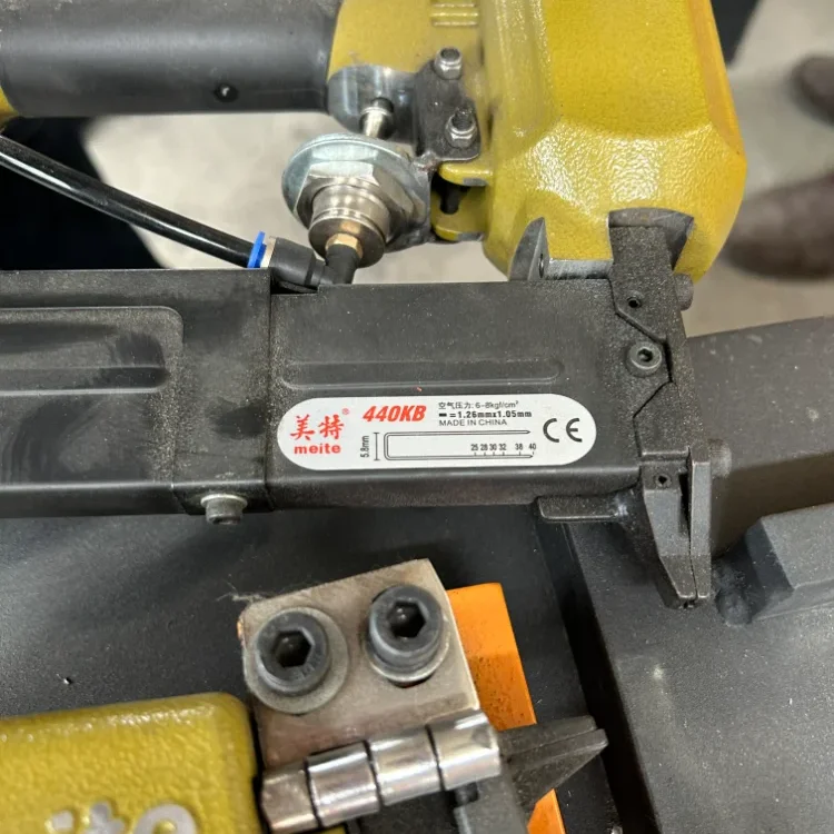 蜂フレーム製造機