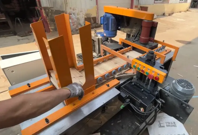 꿀벌 프레임 만들기 기계