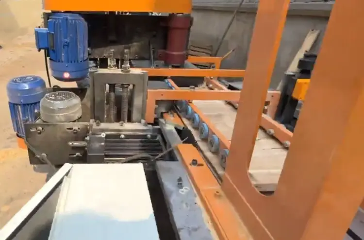 꿀벌 프레임 만들기 기계