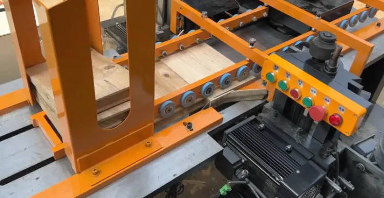 꿀벌 프레임 제작 기계