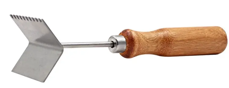 Queen Excluder Scraper