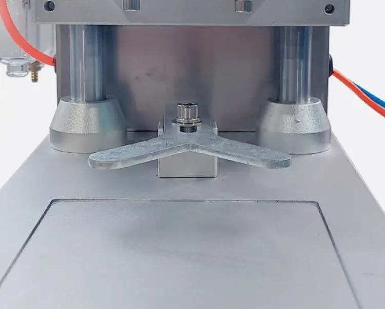 Macchina Tappatrice per Bottiglie